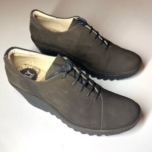 Fly London Men's Gray Nubuck Derby Oxfords